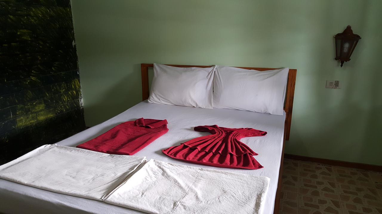 מלון קראבי Golden Hill Bungalows מראה חיצוני תמונה